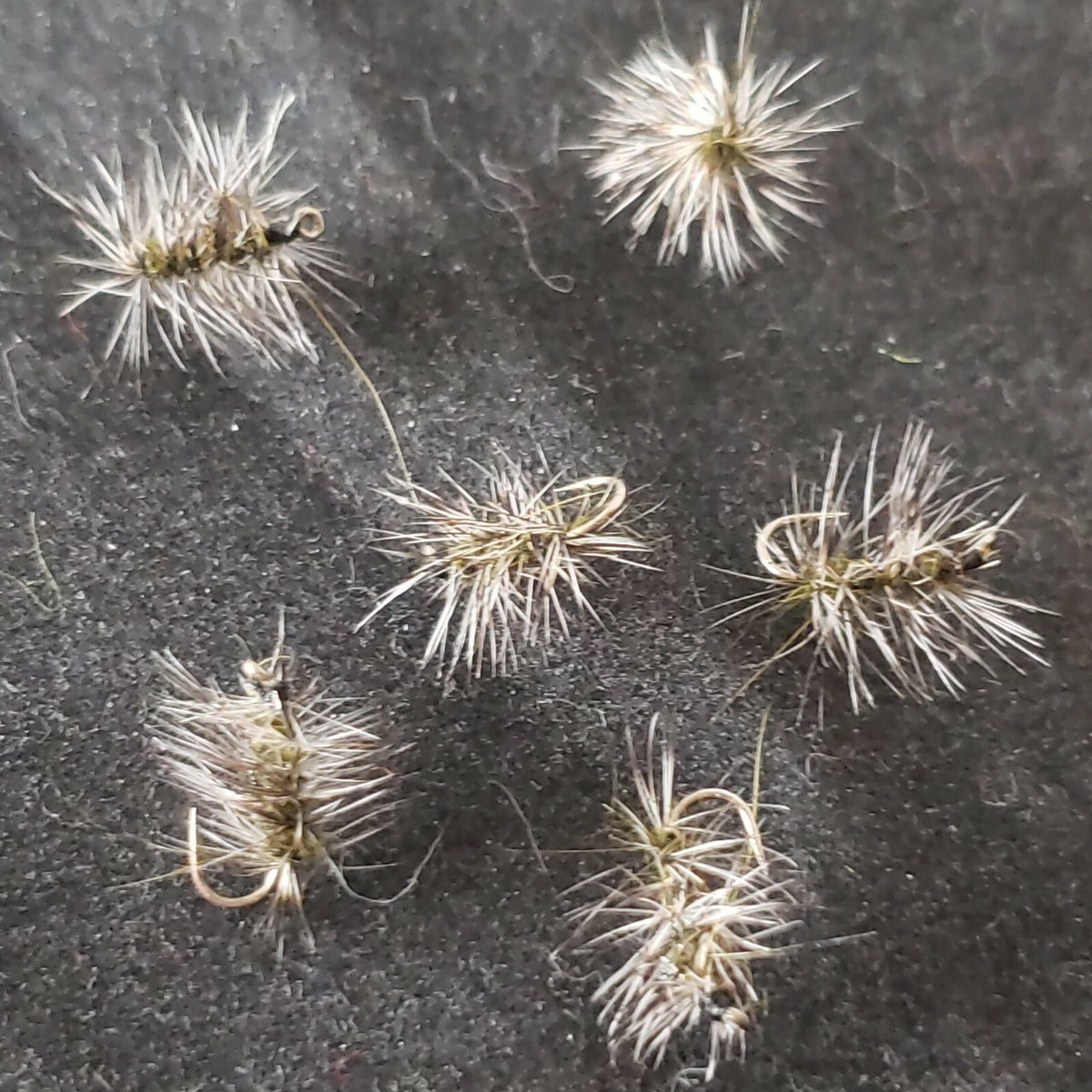 Trout Dry Fly #18 Olive Gnat Midge Custom Tied Fishing Flies - Frontiers