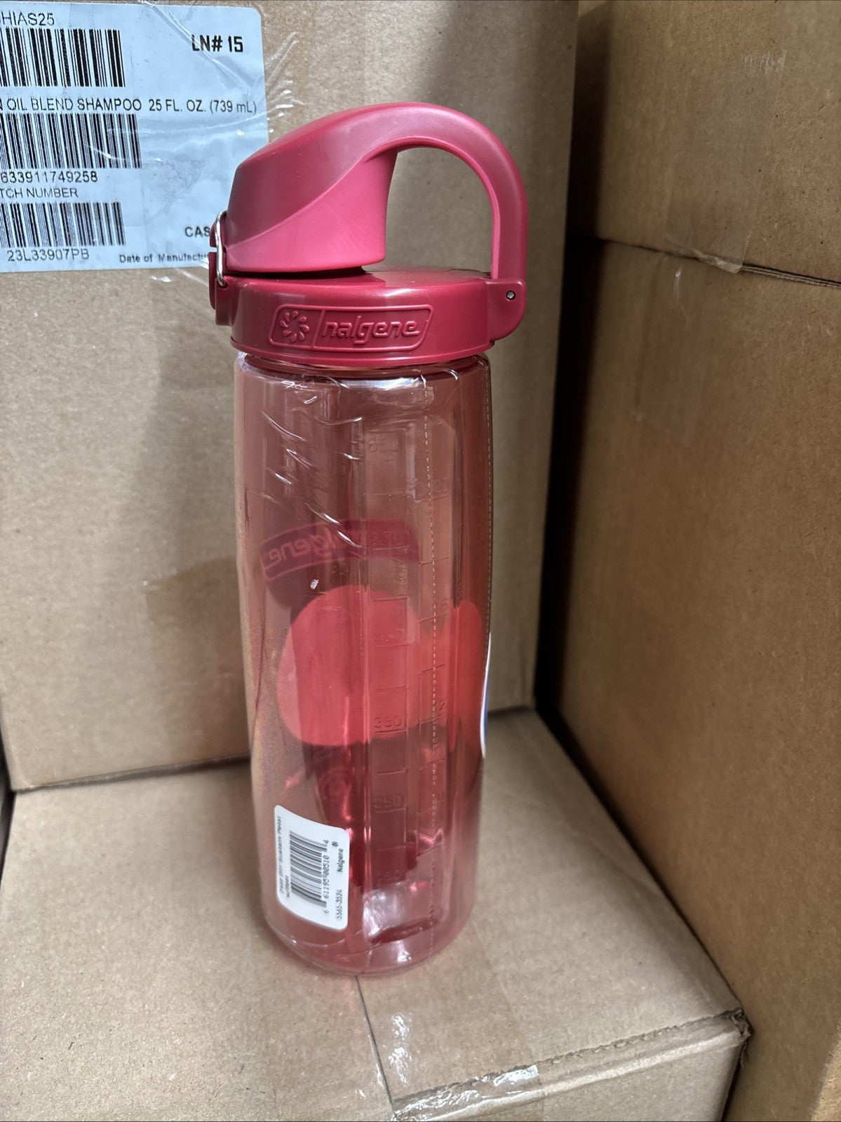 24 oz Tritan Water Bottle with Flip Cap - Pink and Red Outdoor Hydration