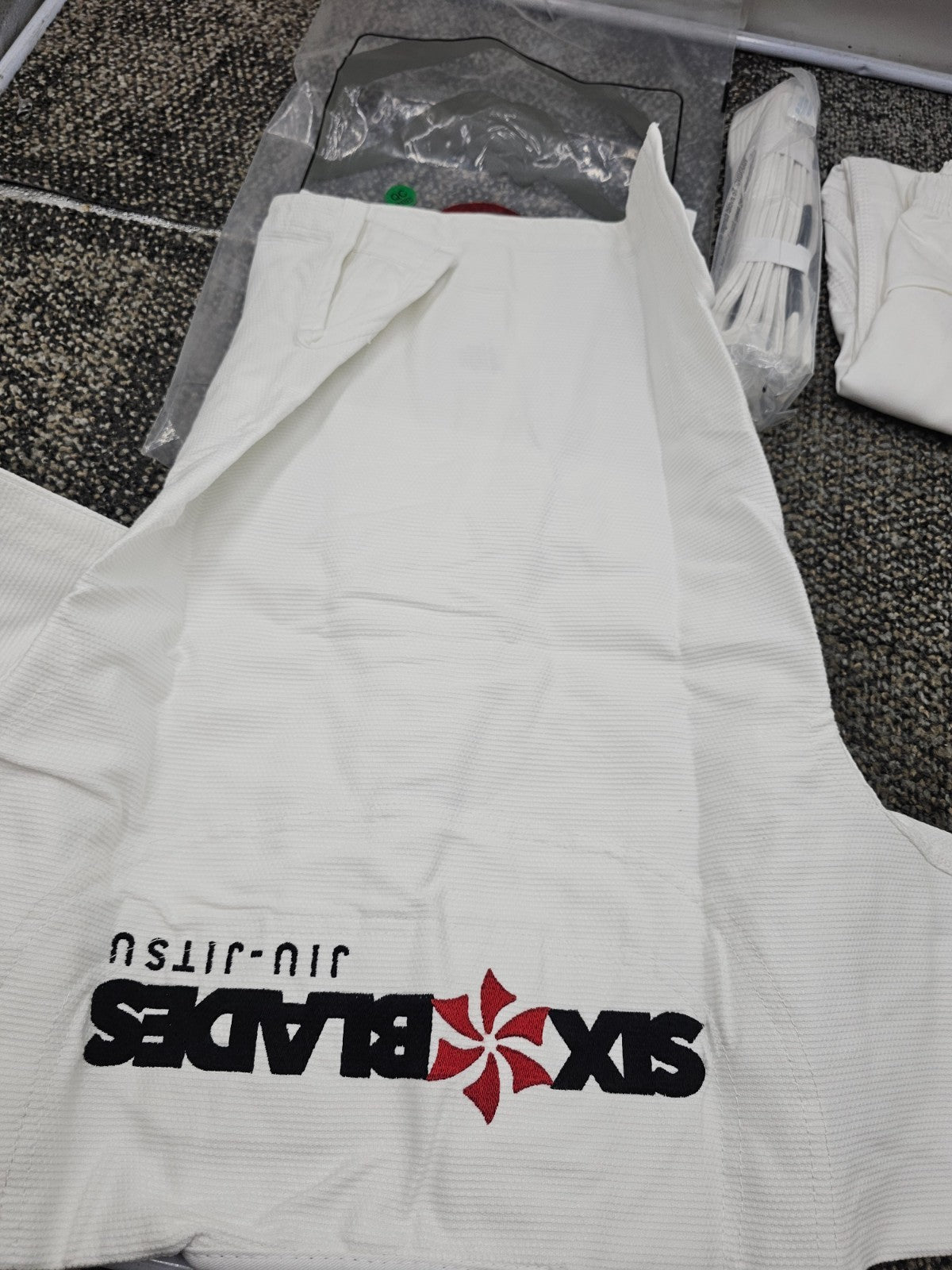 Kids BJJ Gi White 300 gsm Cotton Martial Arts Uniform with Six Blades