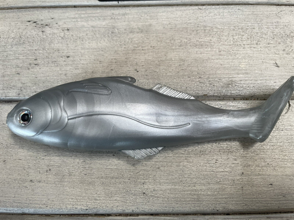 6-Inch Silver Weedless Swimbait for Freshwater Fishing - Lot of 1