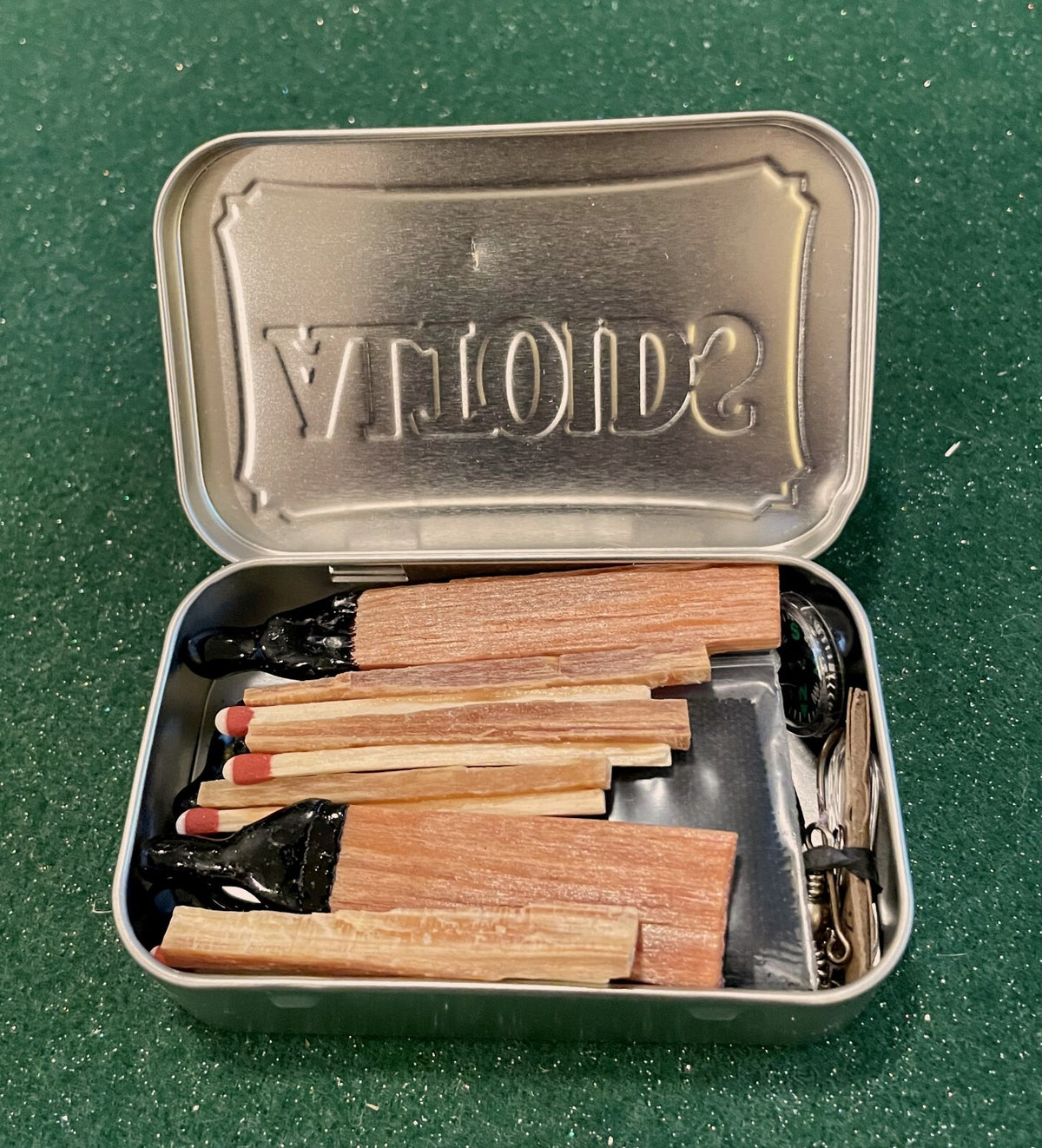 Bushcraft Survival Kit in Altoid Tin with Leather Pouch Fire Starter Gear