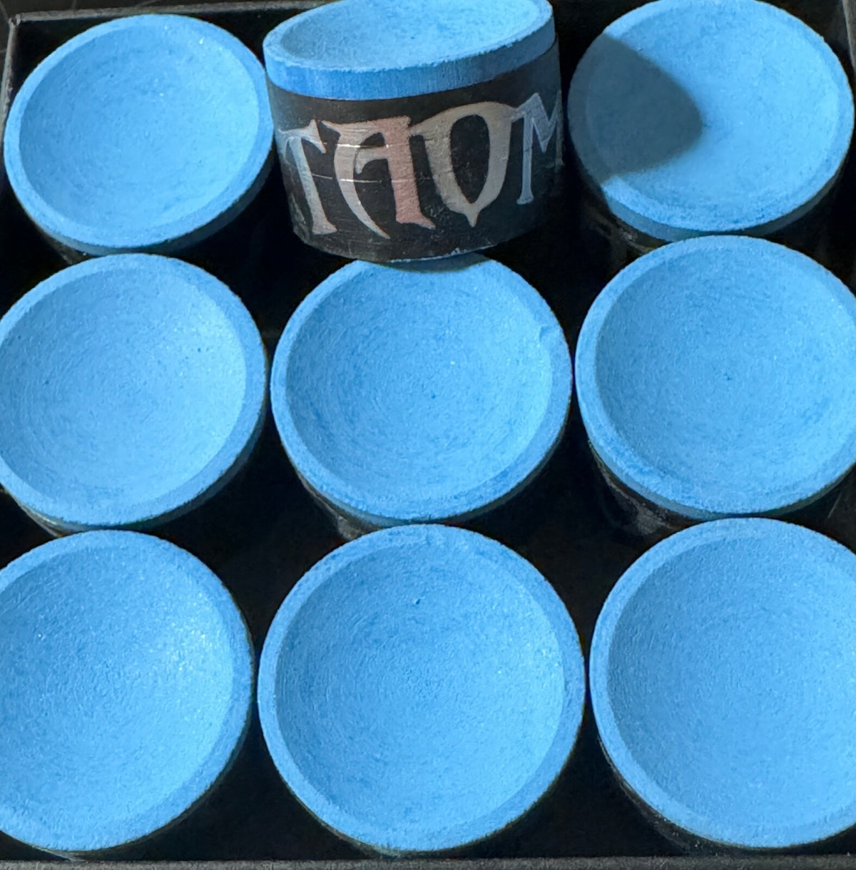 Grip Chalk 2-Pack Blue V10 with Gift Box – Ultimate Cue Chalk