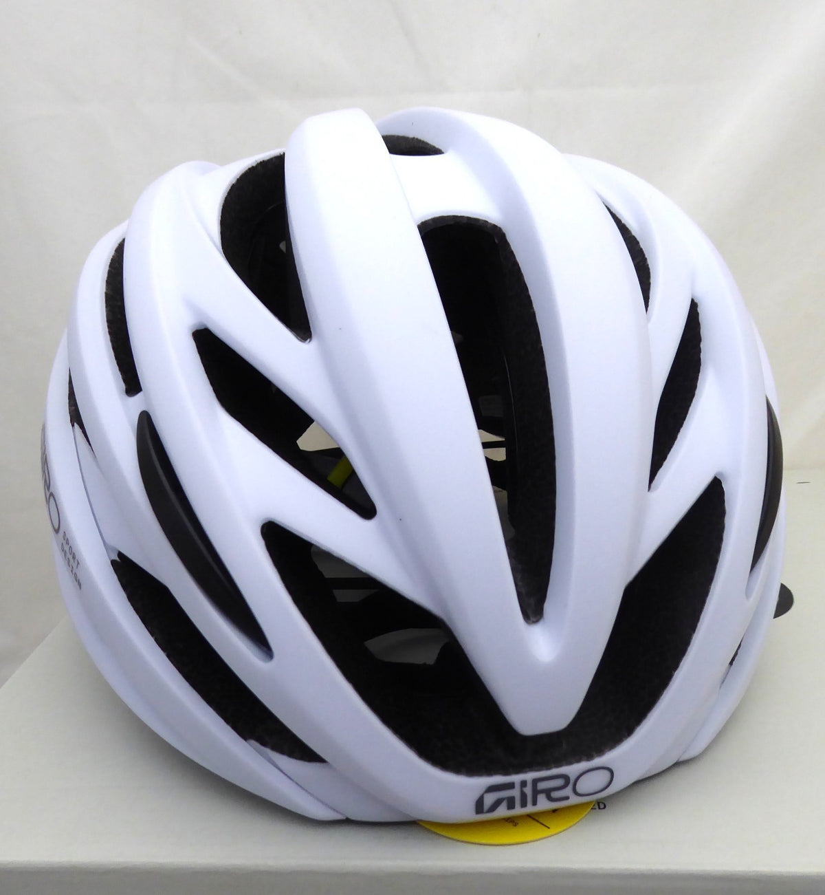Cycling Helmet Giro Syntax MIPS Matte White Medium - Lightweight Safety Gear