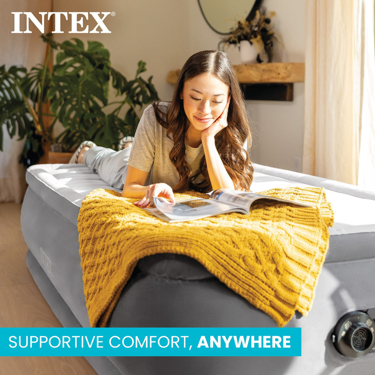 Full-Size Deluxe Air Mattress with Built-In Pump - Intex Comfort Dura-Beam Plush