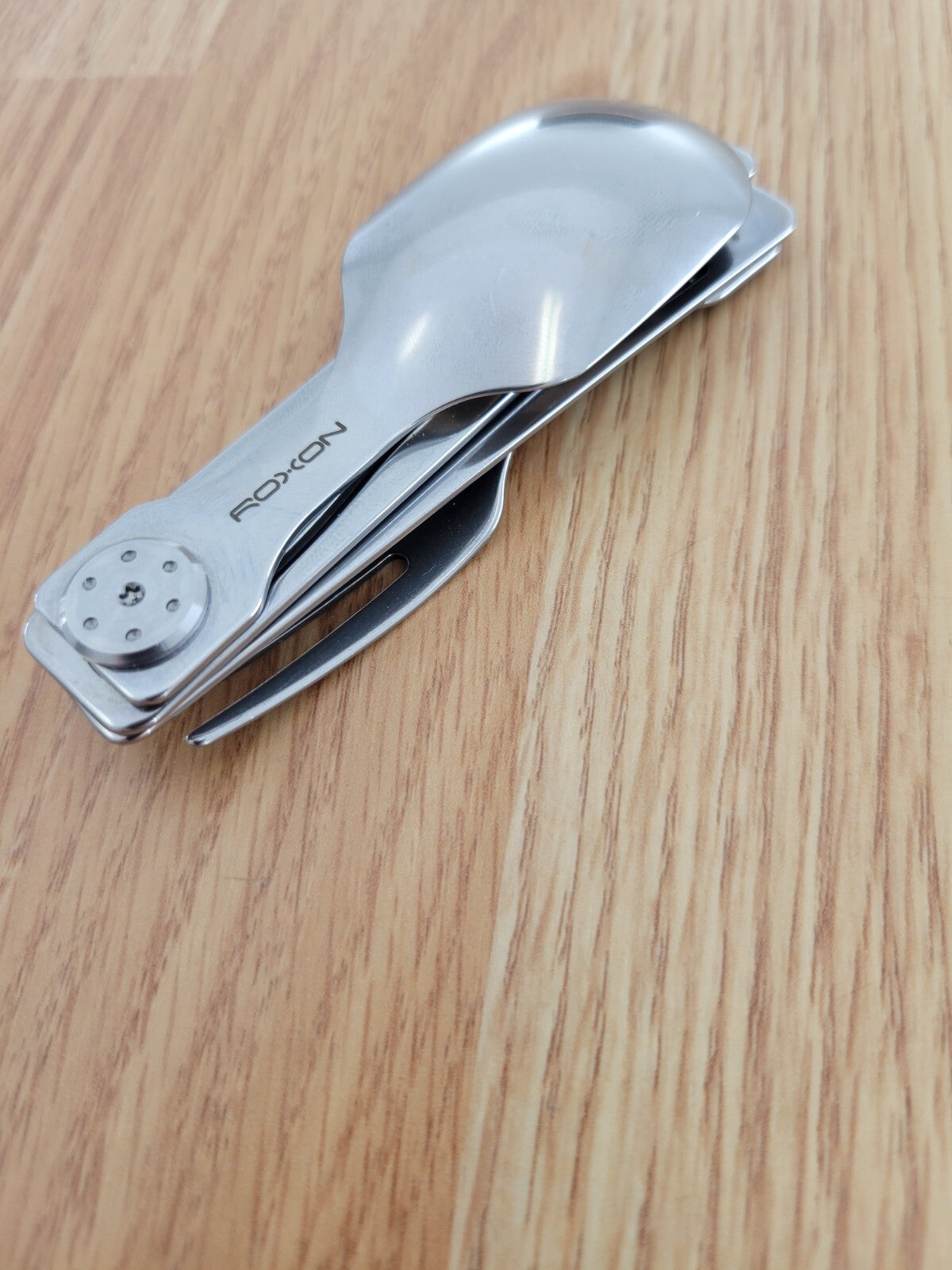 2-in-1 Camping Utensil Set with Detachable Spoon and Fork - Strong Magnet