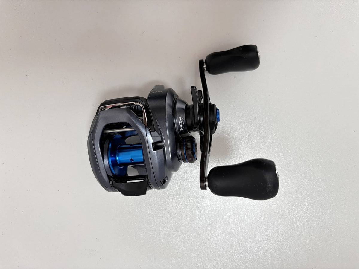 Baitcasting Fishing Reel 8.2:1 Gear Ratio, Right Hand, Compact, Durable