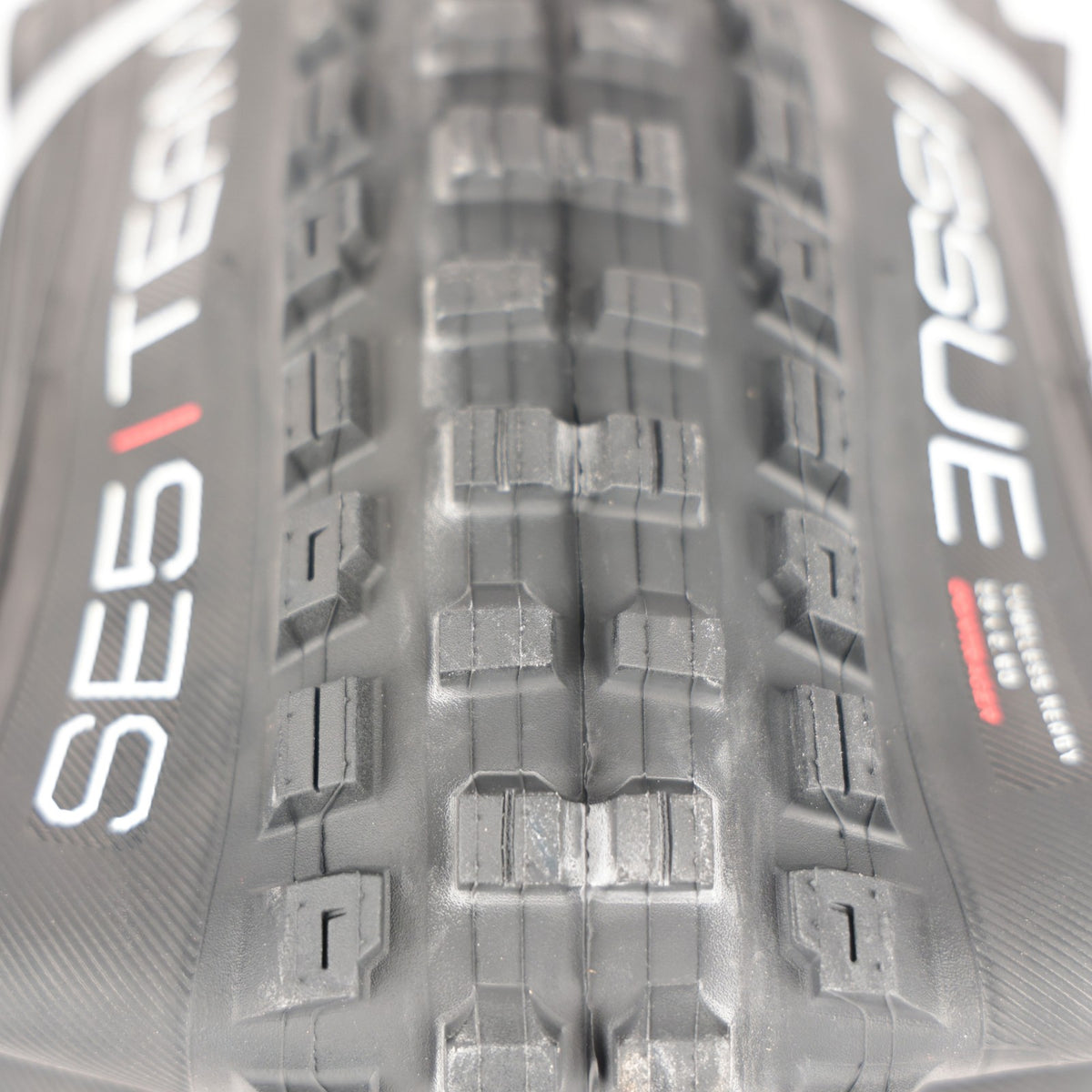 Bontrager SE5 Team Issue 29x2.6 MTB Tire Tubeless Ready Enduro Trail