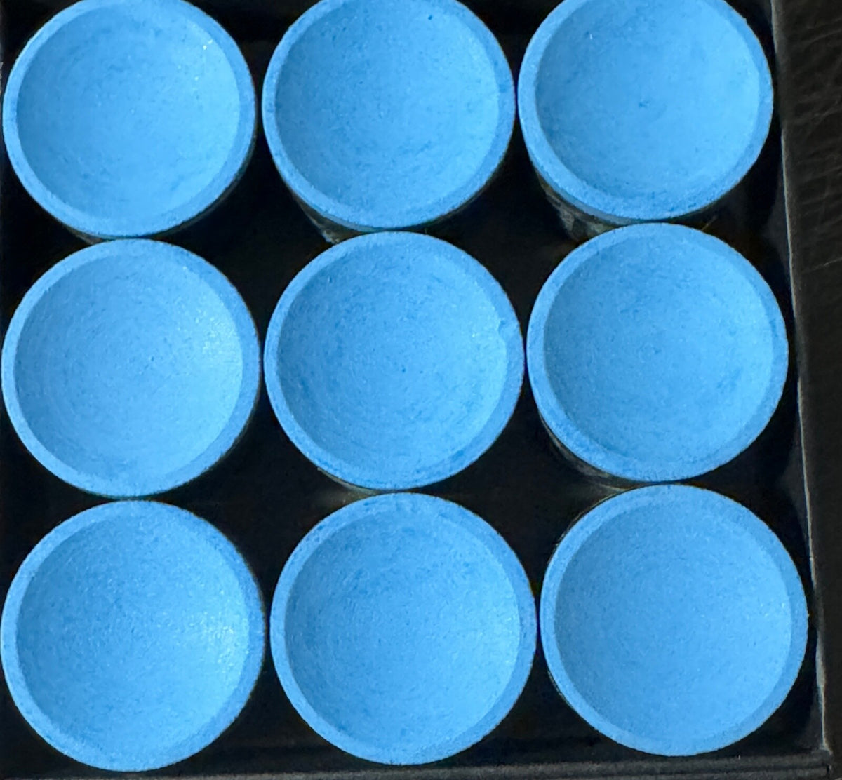 Grip Chalk 2-Pack Blue V10 with Gift Box – Ultimate Cue Chalk