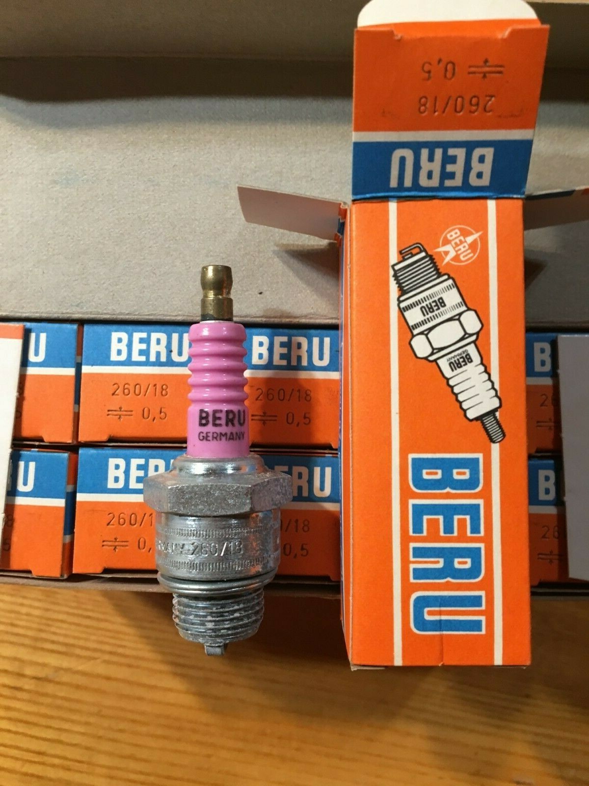 Vintage Spark Plugs Set of 10 NOS Beru 260/18 A8 K8 for German Engines
