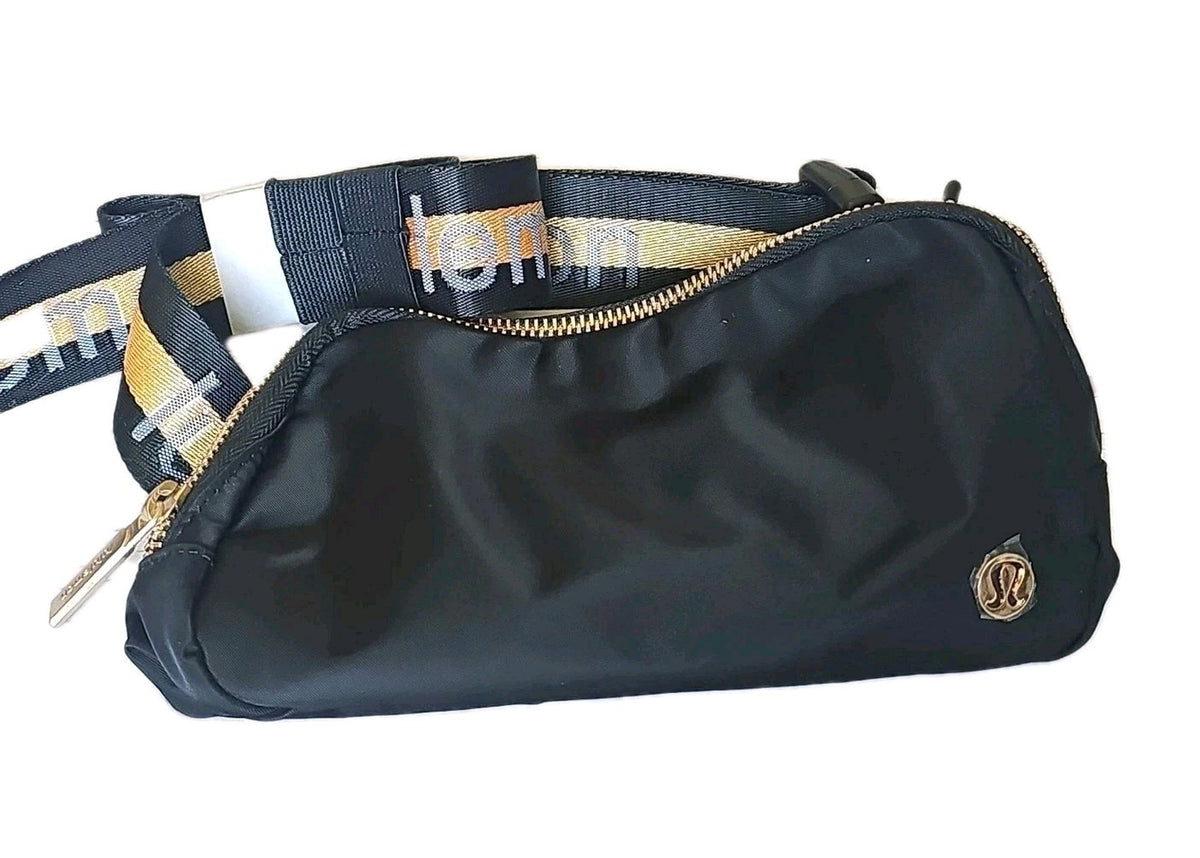 Lululemon Everywhere Waist Belt Crossbody Bag 1L - Black, Gold & White