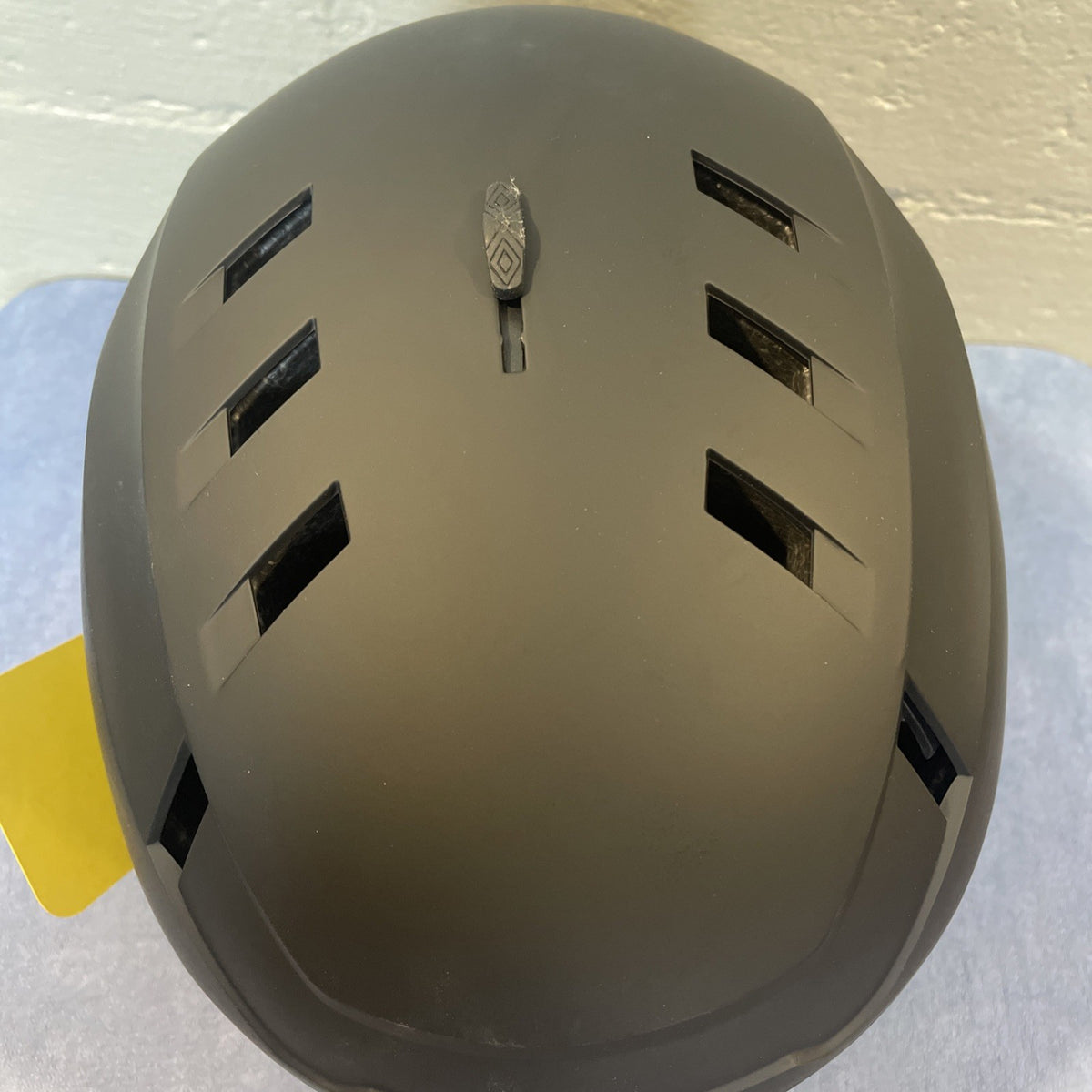 Bluetooth Snow Helmet with Built-in Speakers and Microphone - Size L
