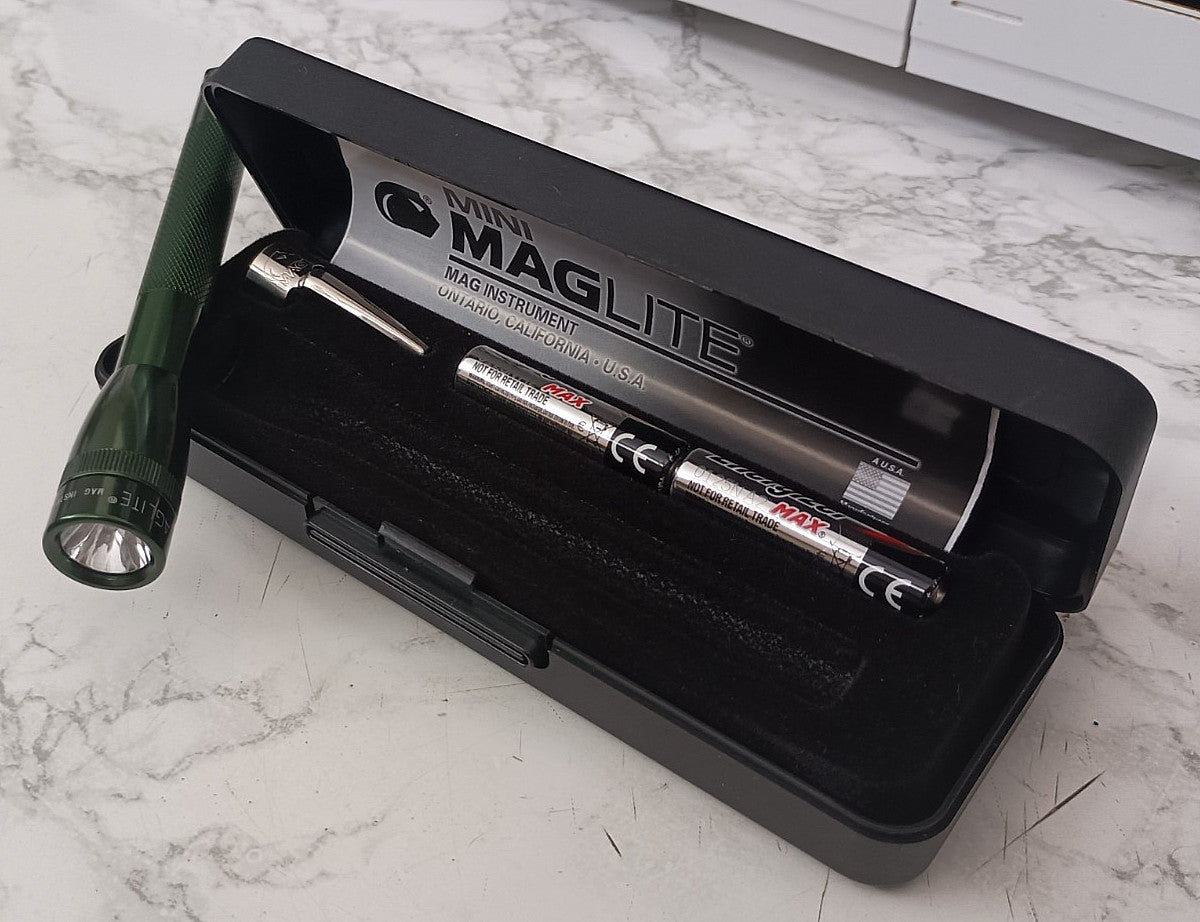 Mini Maglite AAA Flashlight Dark Green Incandescent Pocket Light with Gift Box