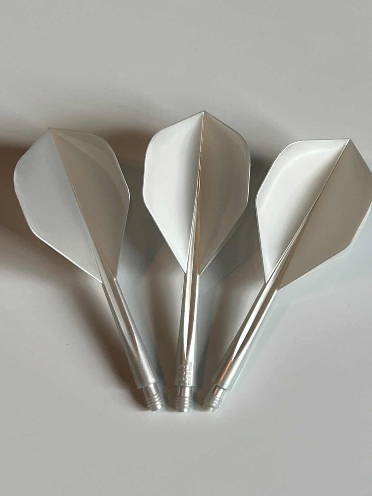 Condor Axe Metallic Silver Pearl Flight Long 33.5mm - Standard Shape