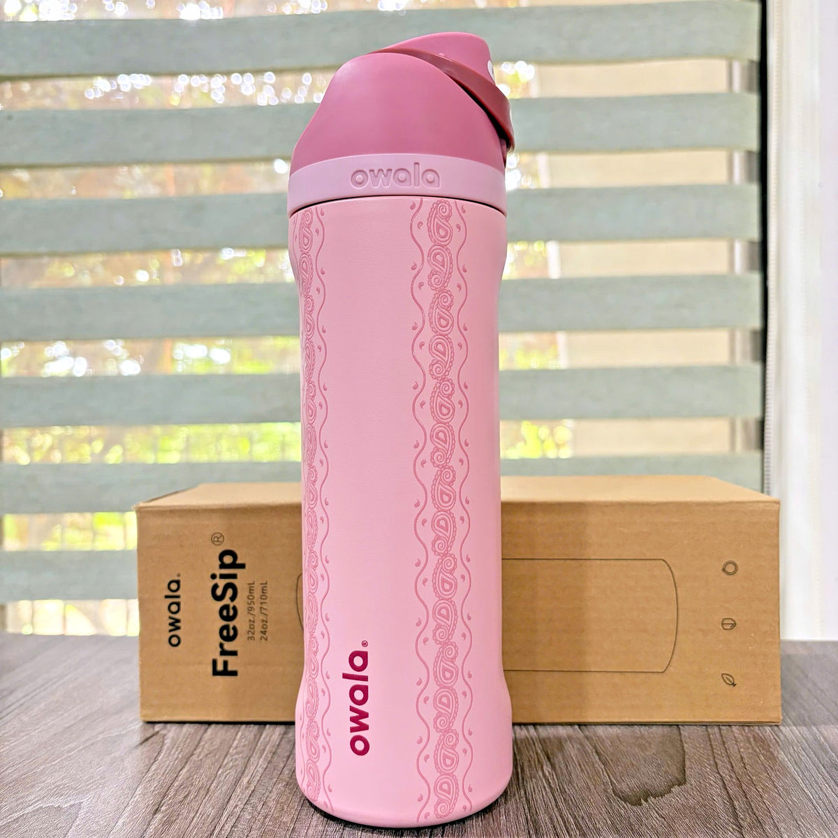24oz Water Bottle with Built-In Straw and Paisley Design - Pink