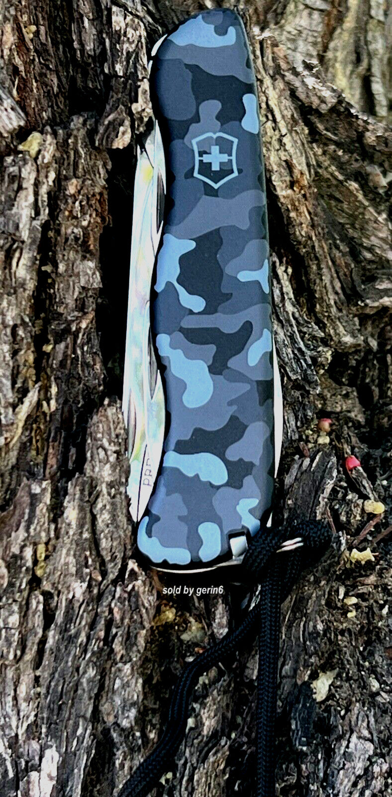 Victorinox Swiss Army Knife Skipper Lockblade Camo 18-Function Compact Multi-Tool