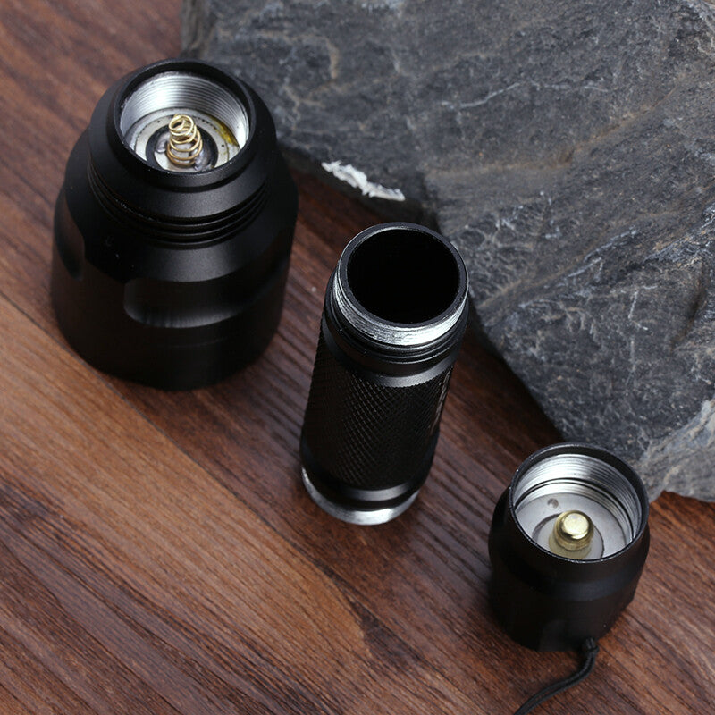 1500 Yards Red LED Hunting Flashlight Torch Coyote Hog Predator Light