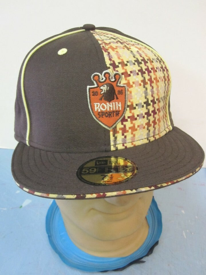 Vintage Burton Snowboard 2007 LA Cosa New Era 59FIFTY Cap, Size 7 1/2