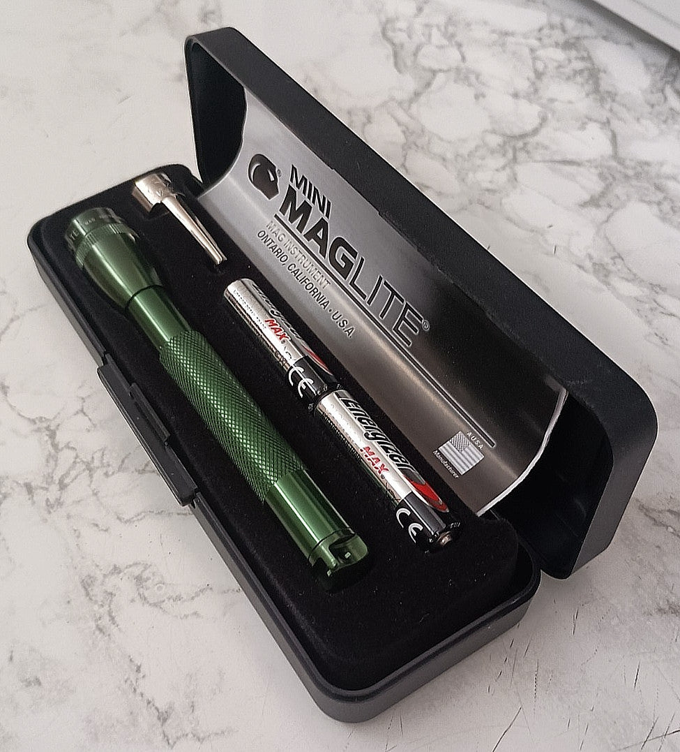 Mini Maglite AAA Flashlight Dark Green Incandescent Pocket Light with Gift Box