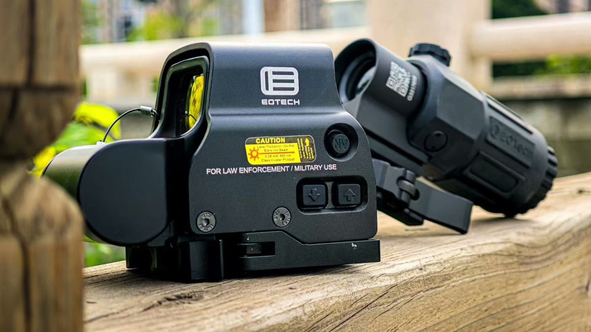 EOTECH Holographic Red & Green Dot Sight with Magnifier Combo - Military-Grade Coatings, Black