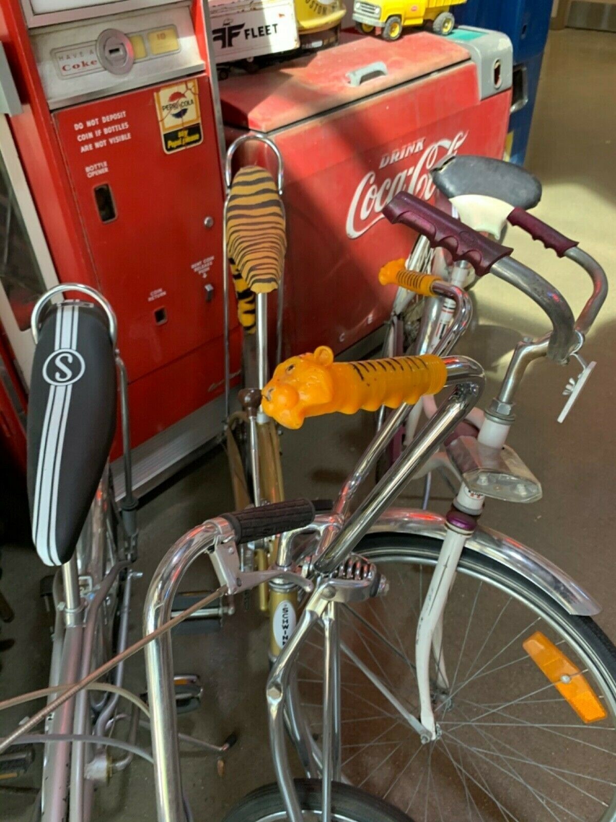 Vintage Orange Esso Tiger Bicycle Handlebar Grips Pair - Classic Cycling Accessory