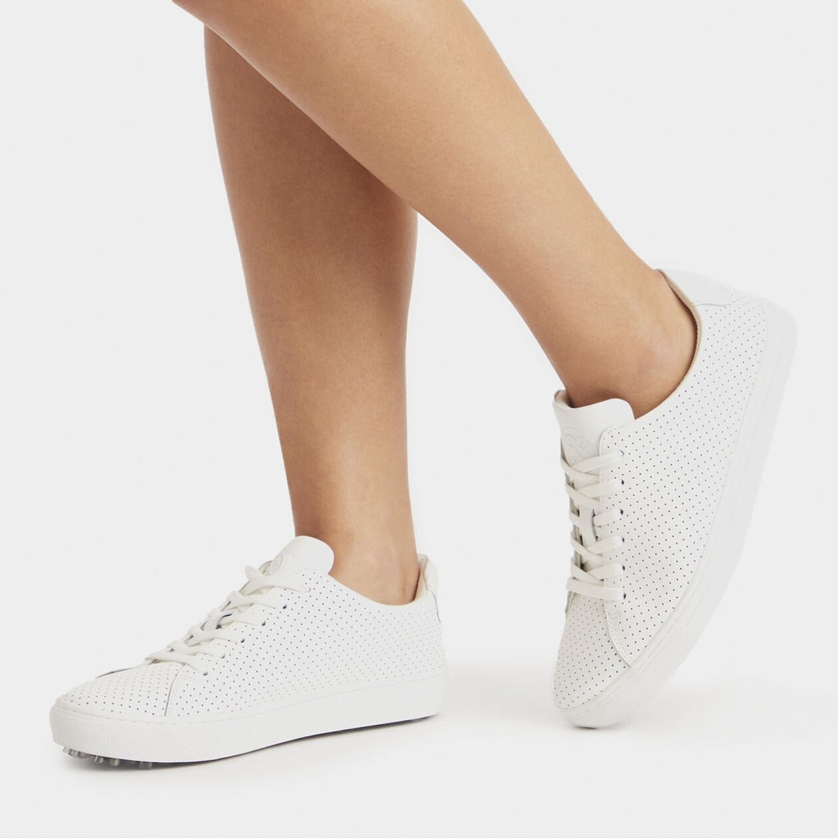 Women's Perforated Leather Golf Shoes Waterproof Street Style Footwear