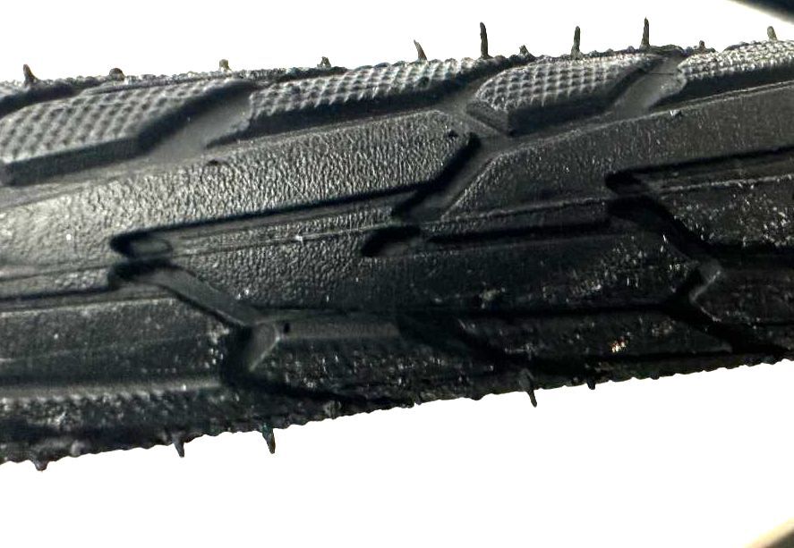 2 Pack Road Cruiser Active Twin K-Guard 700x40c Bicycle Tires - Green Compound