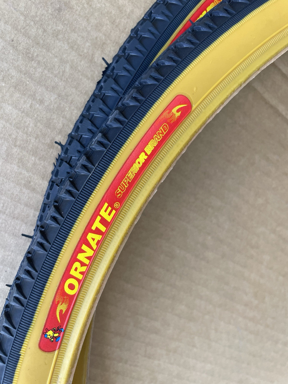 26 Inch Bicycle Tires with Inner Tubes & Levers - Black and Gum Wall Pair