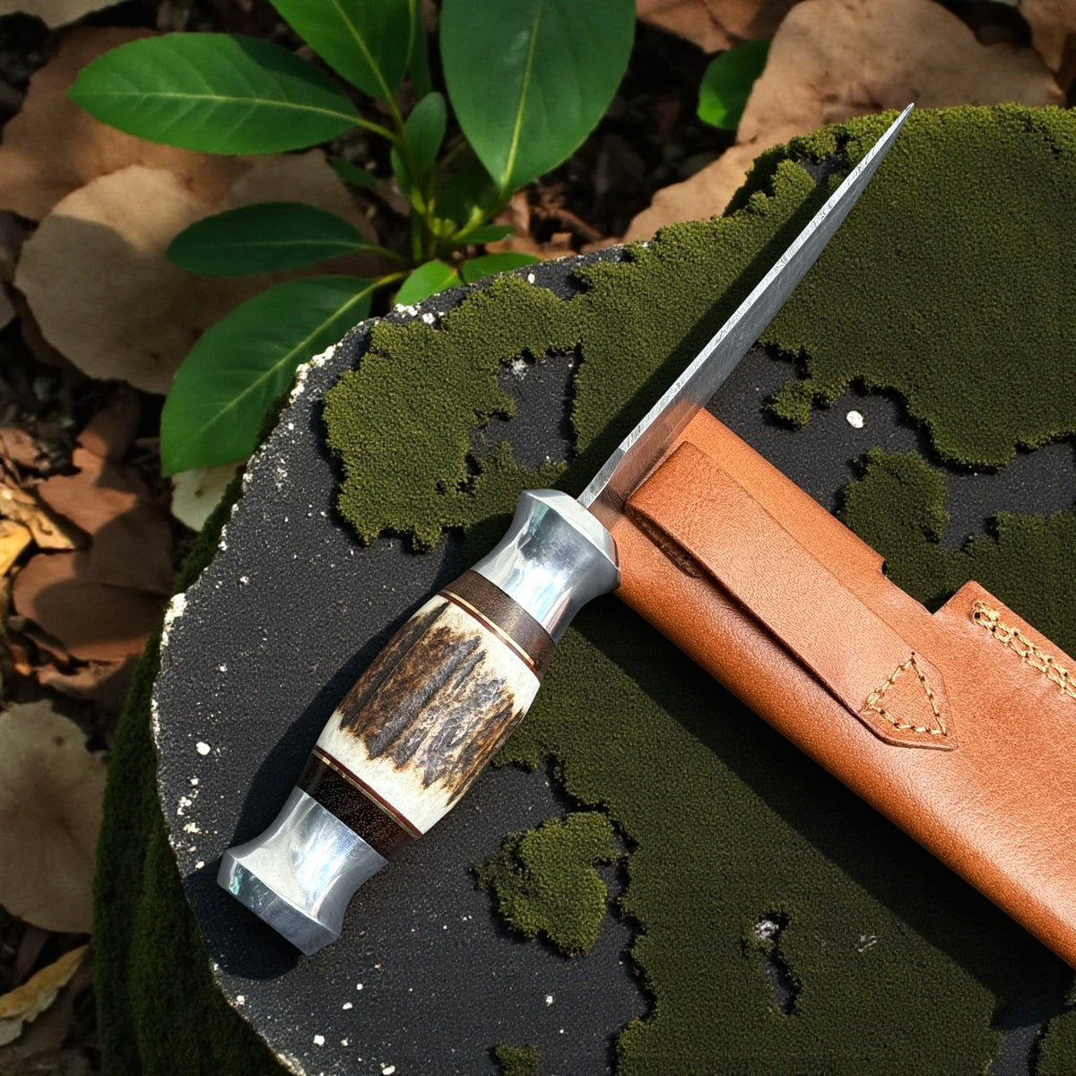 Personalized Damascus Steel Hunting Skinning Knife with Deer Antler Handle