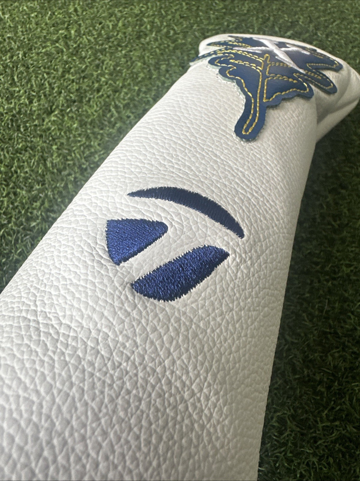 TaylorMade 2023 Pro Championship Rescue Hybrid Headcover - White & Blue