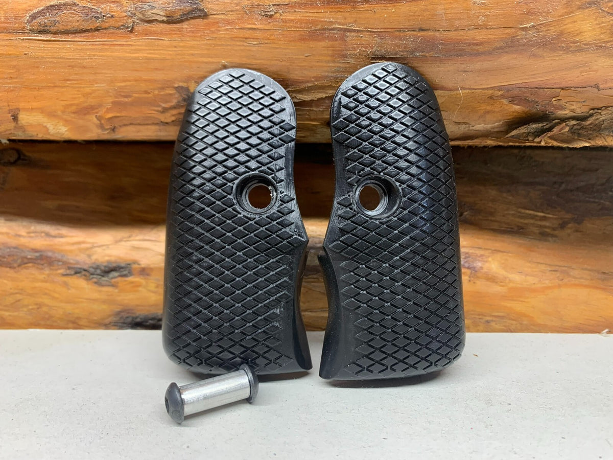 Extended Diamond Finish Gun Grip for Bond Arms Derringer - Black
