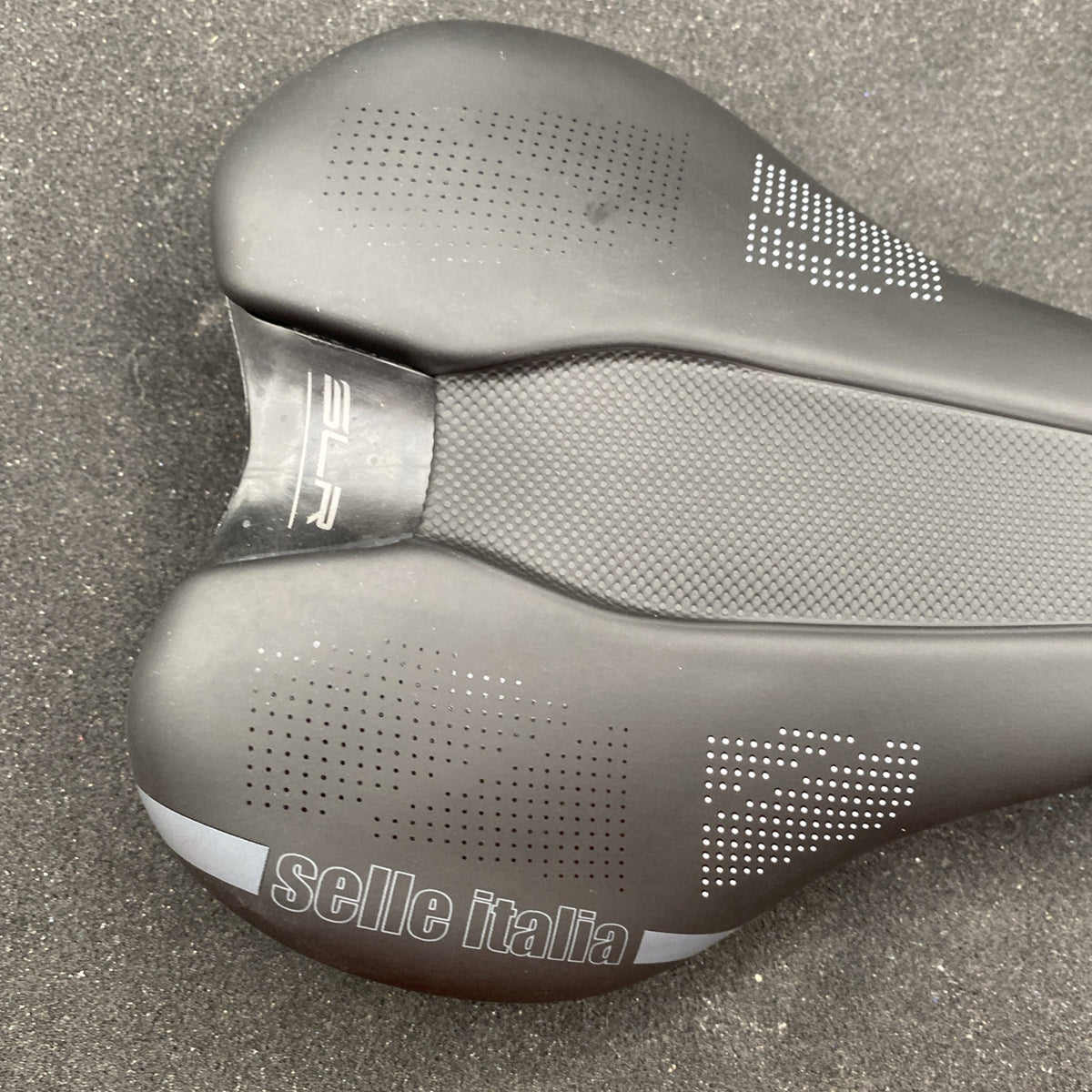 Cycling Saddle Seat 145mm Wide Manganese Rails Bike Seat