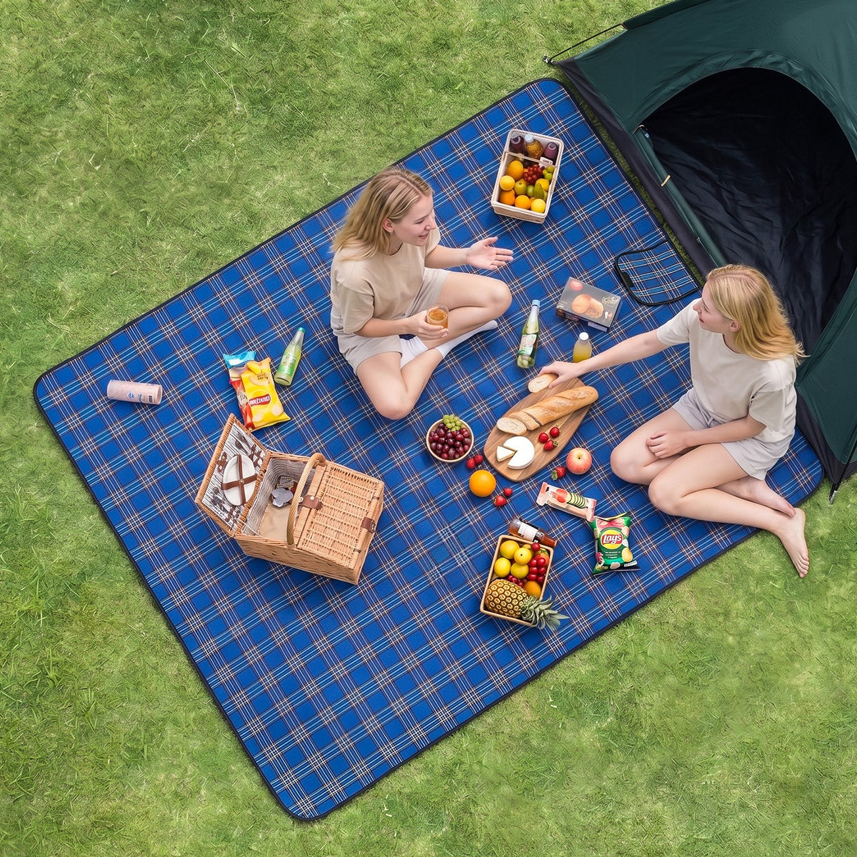 Outdoor Waterproof Beach Mat Portable Camping Blanket for Picnics and Outdoor Activities