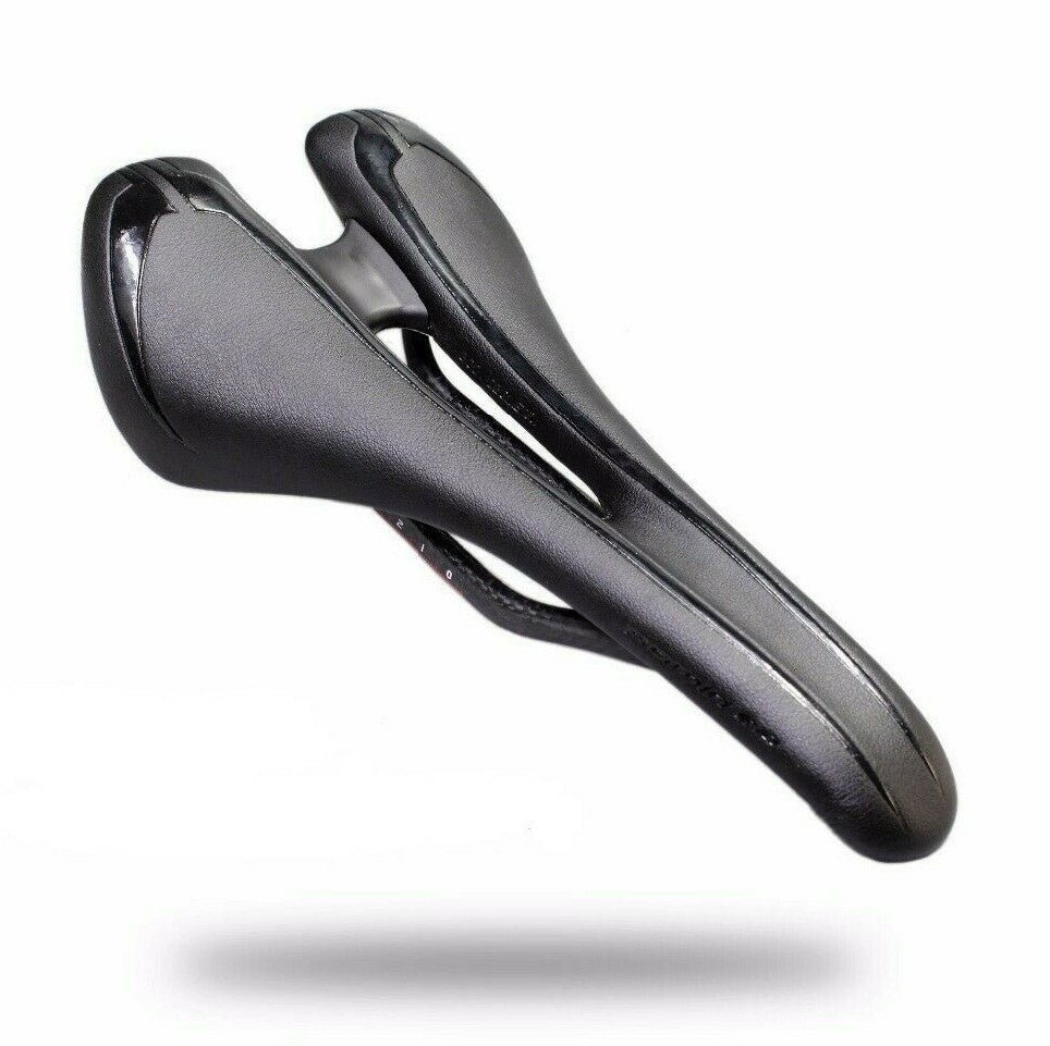 Carbon Railed Road Bike Saddle - 135mm Wide, Lightweight 151g