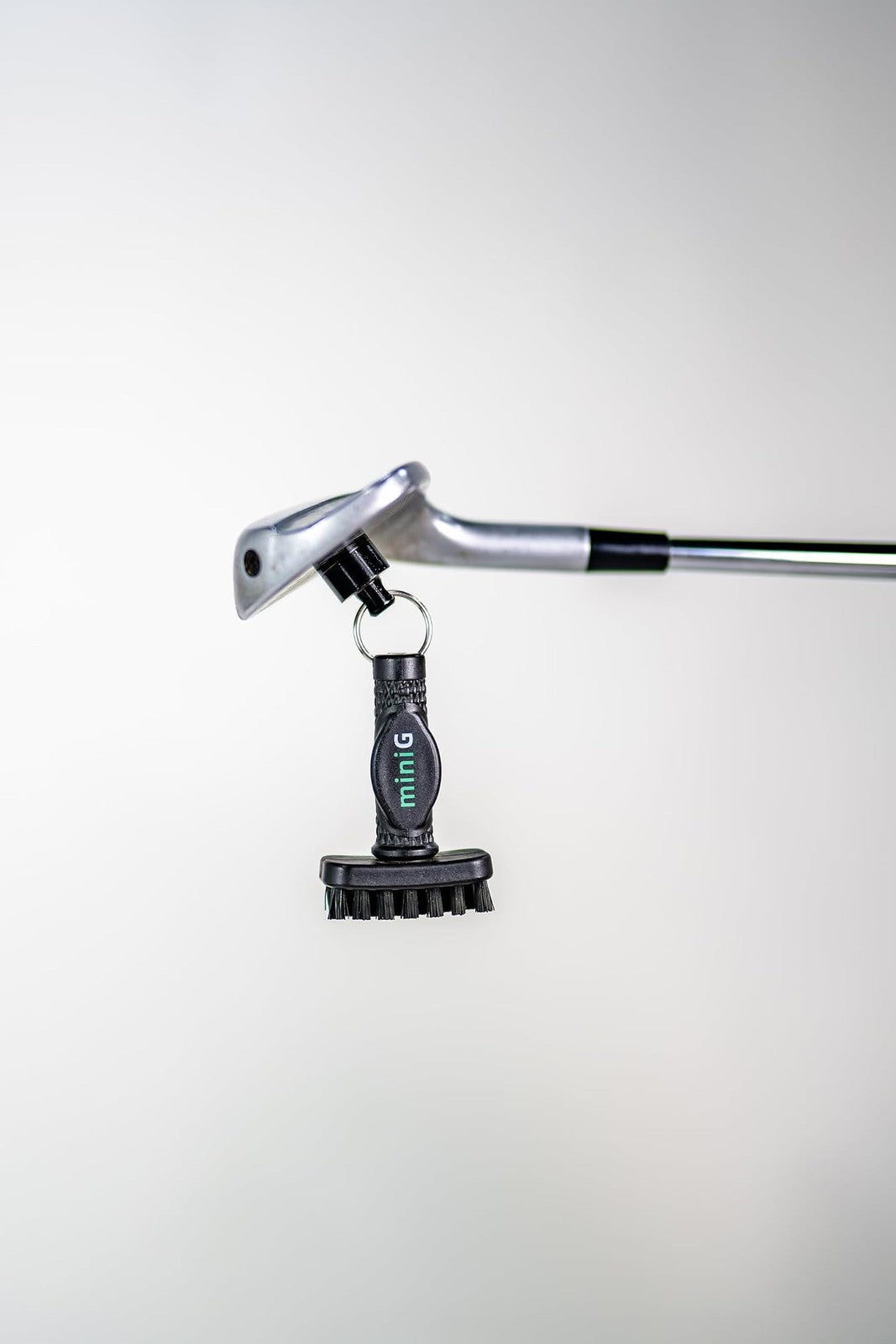 Golf Club Groove Cleaner Brush with Magnetic Attachment - Nylon Bristles