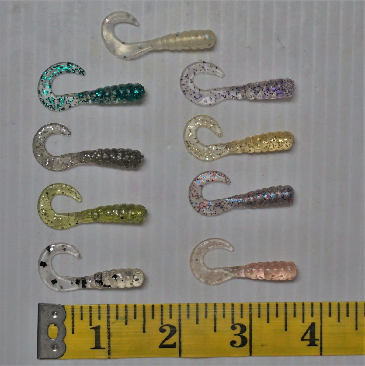 100pcs 1.5-Inch Curly Tail Grubs Soft Plastic Fishing Lures for Crappie Bream Trout