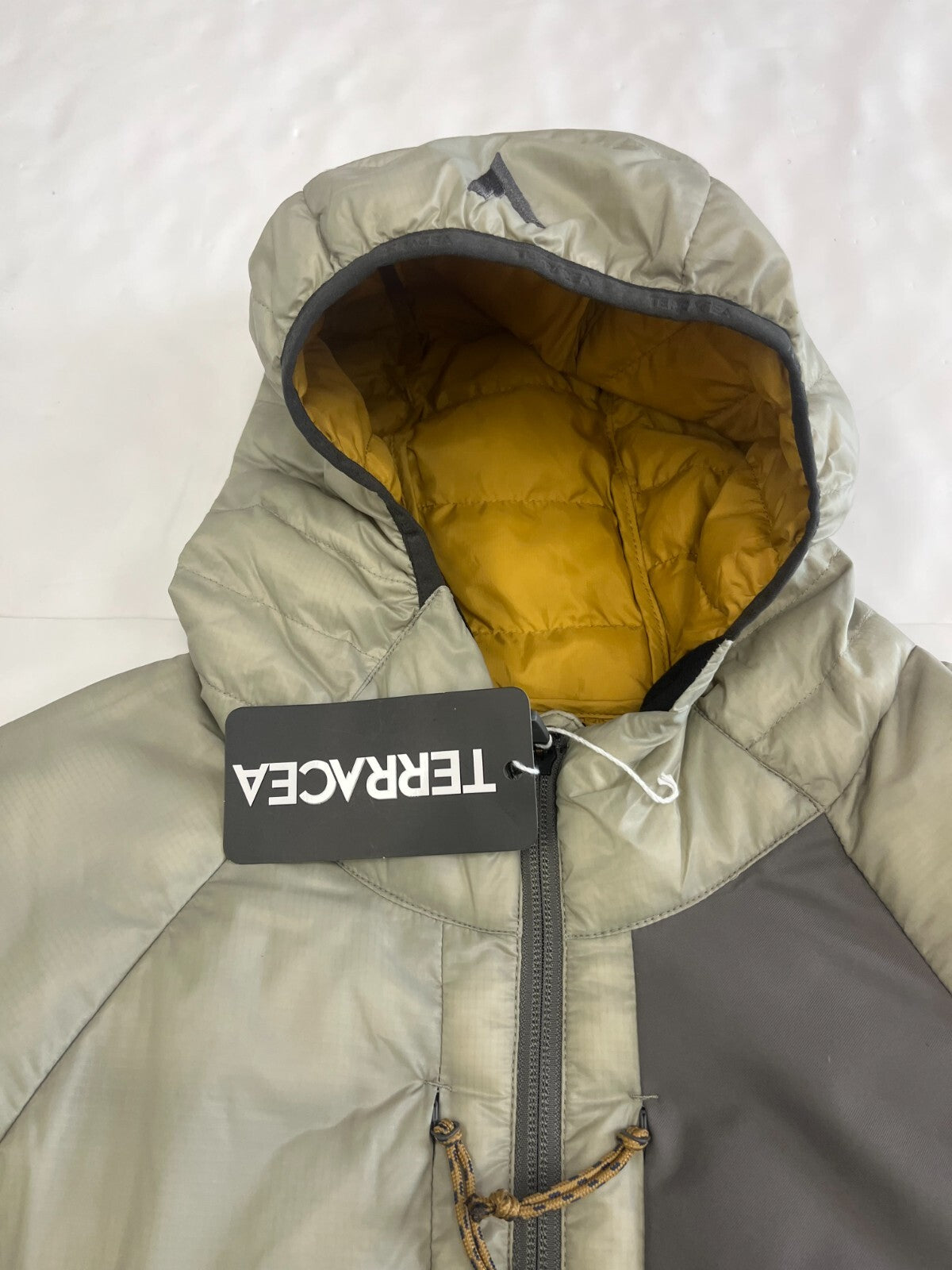 Men's Puffer Winter Ski Jacket - Gray Quilted Insulated Coat with DWR