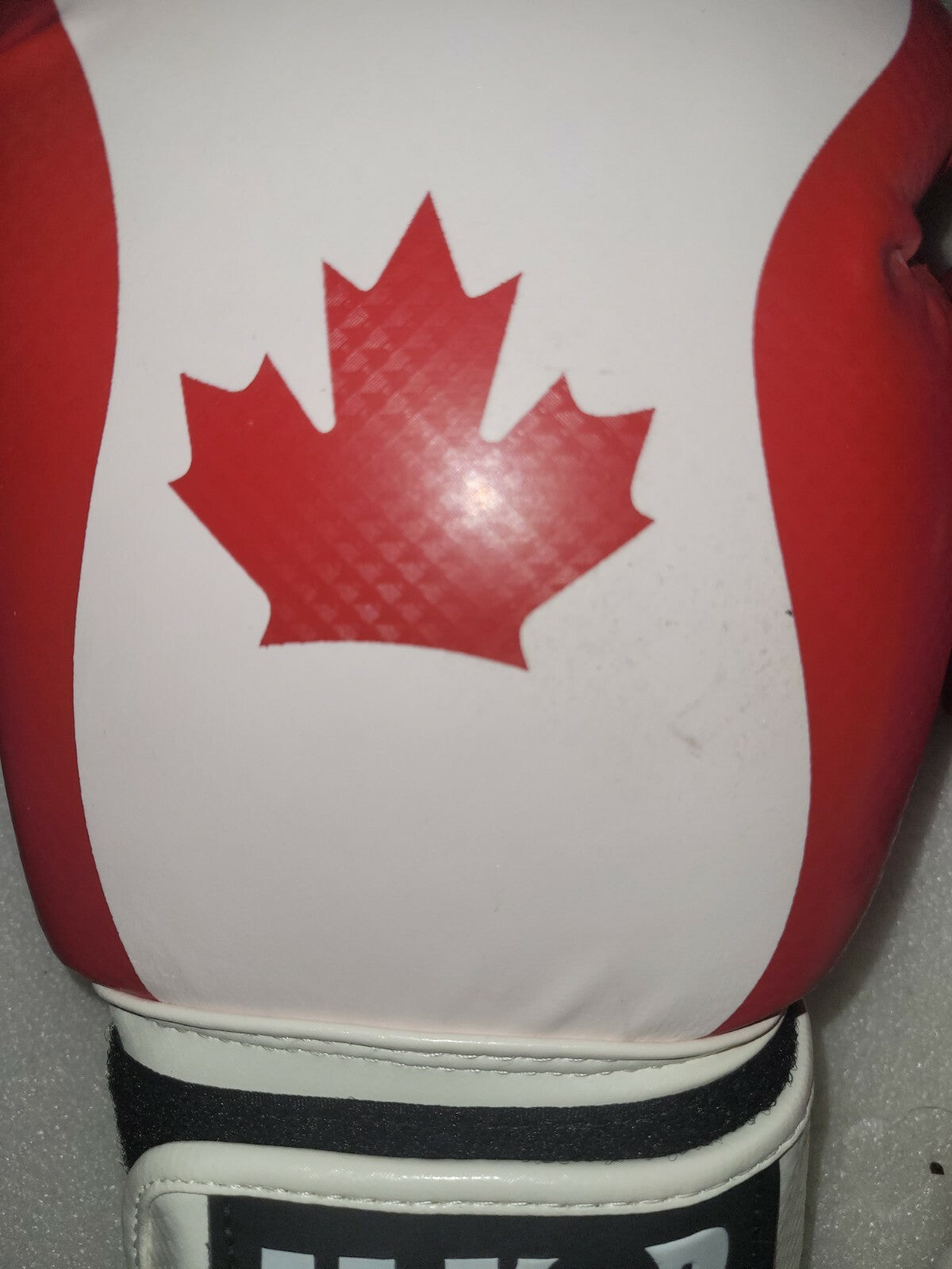 Kickboxing Gloves 16 oz Carbon Strike Canada Flag Maple Leaf Martial Arts Equipment