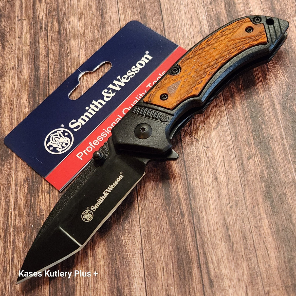 Smith & Wesson Folding Pocket Knife 4.13-Inch Tanto Blade Locking Knife