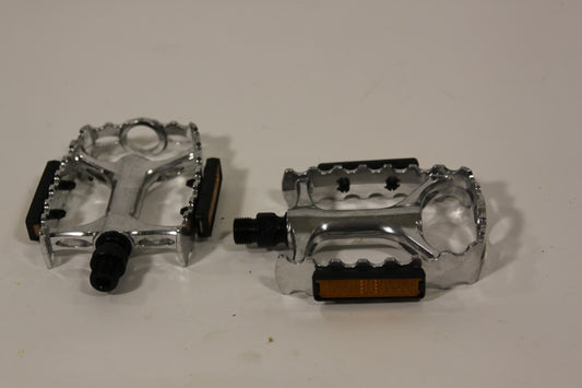 Bike Pedals Alloy Cage Platform Silver 9/16 Spindle for MTB & Hybrid Bikes