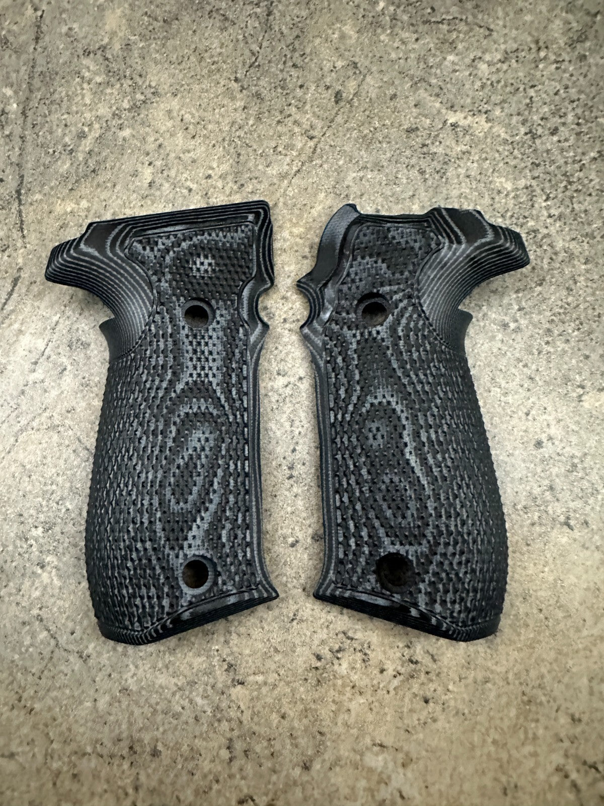 Inverse Checkered G10 Grip for Sig Sauer P226 - Black Contour