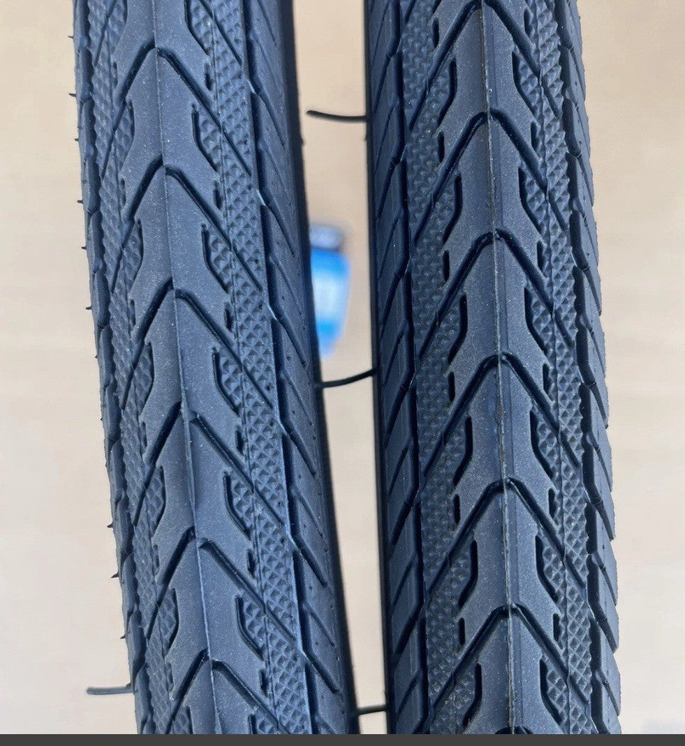 700x32C Road Bike Tires and Tubes Set - All Black Semi-Slick Arrow Thread