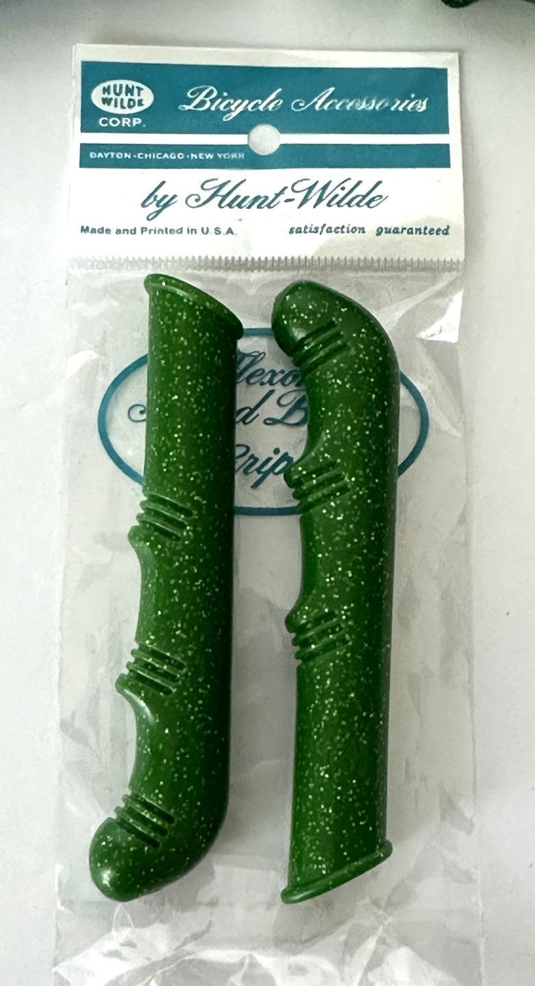 Vintage Schwinn Green Pea Picker Handlebar Grips & Hunt-Wilde Lever Covers