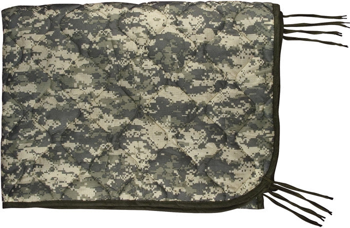 Military Poncho Liner Woobie Blanket with Ripstop Nylon and Polyester Fill