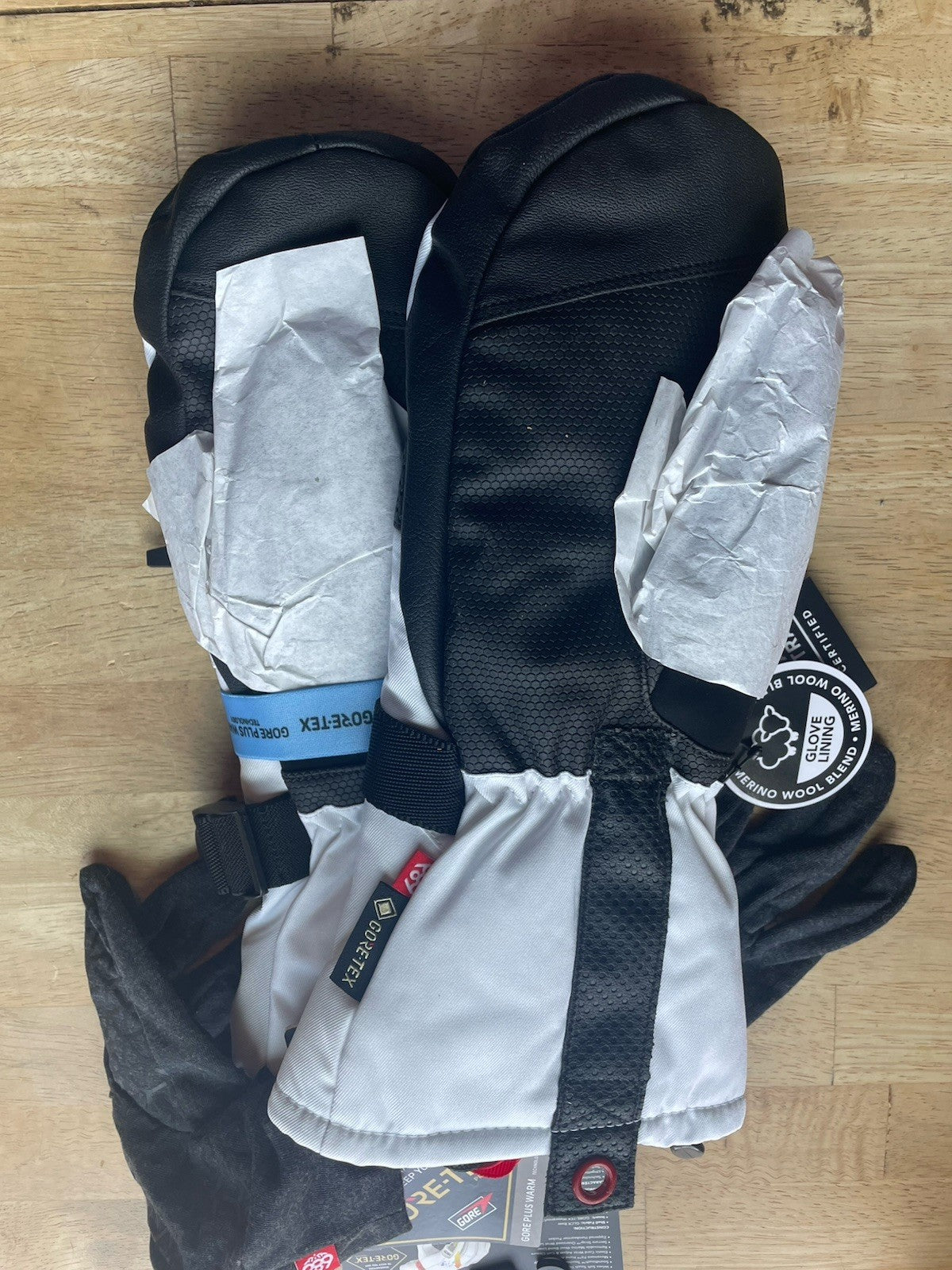 Women’s 3-in-1 GORE-TEX Ski & Snowboard Gauntlet Gloves Size Medium
