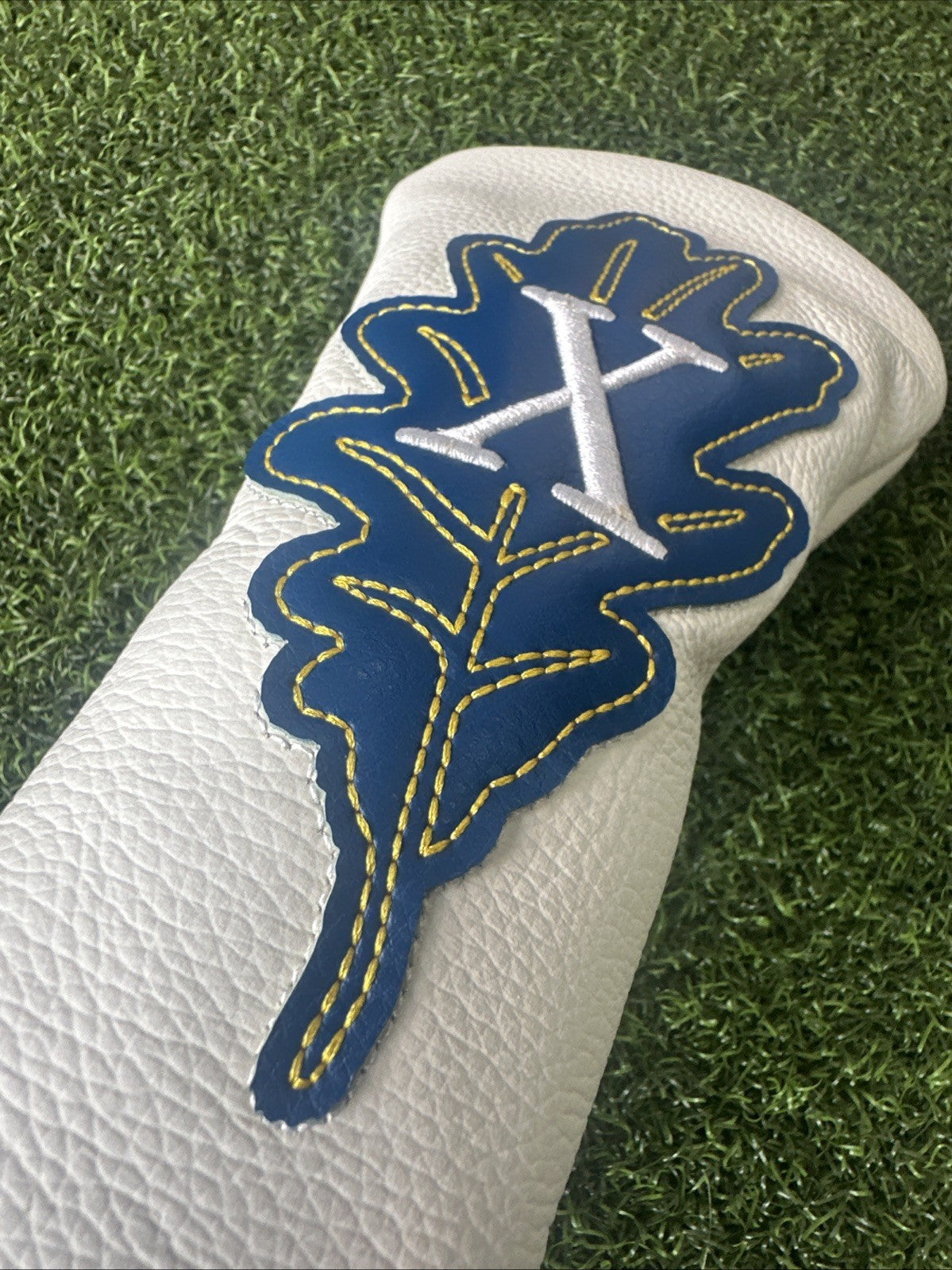 TaylorMade 2023 Pro Championship Rescue Hybrid Headcover - White & Blue
