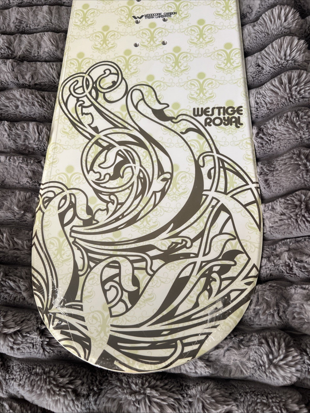 All Mountain Snowboard 150cm with Camber Profile and Green Sticker