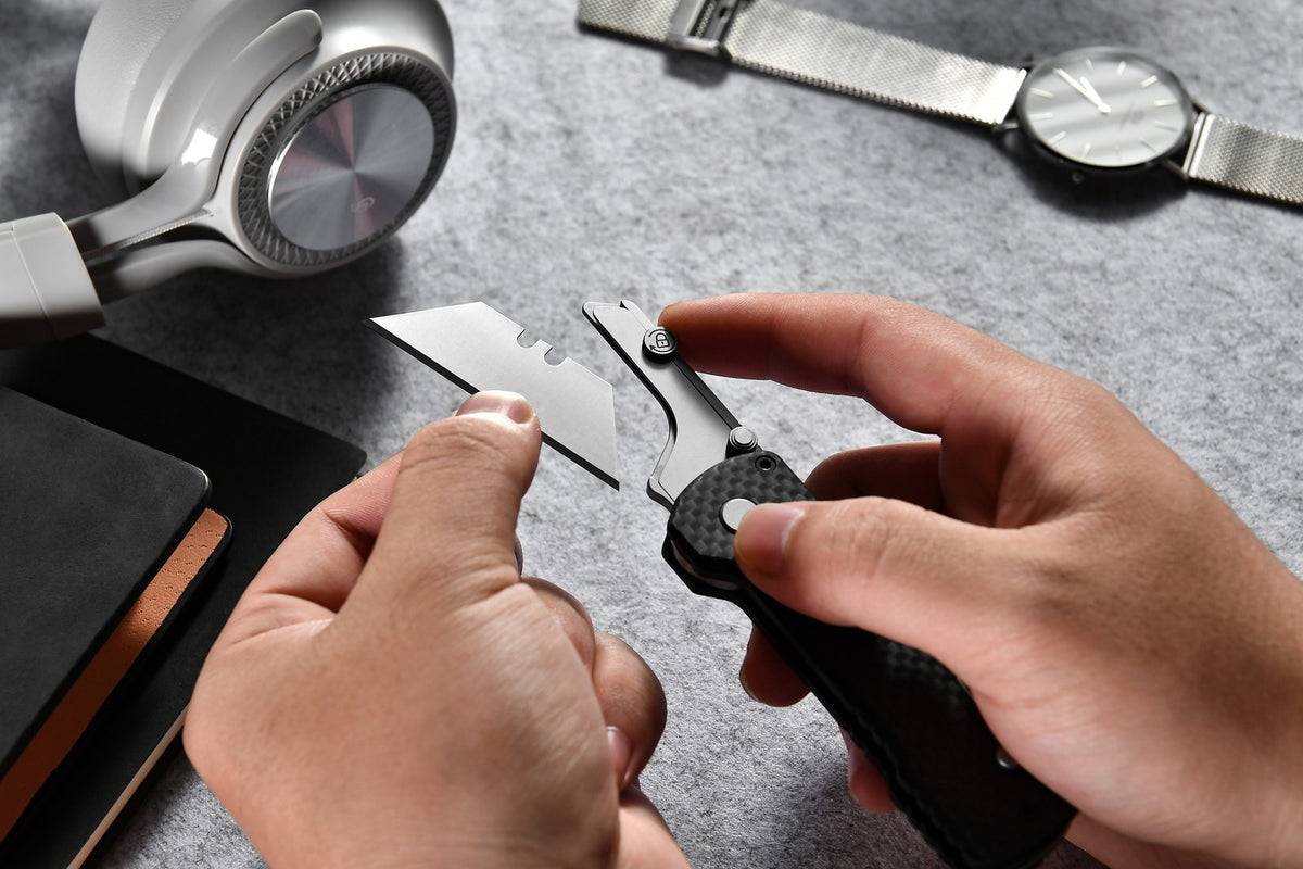 Utility Knife with Folding Screwdriver - Carbon Fiber Handle, G10 Blade
