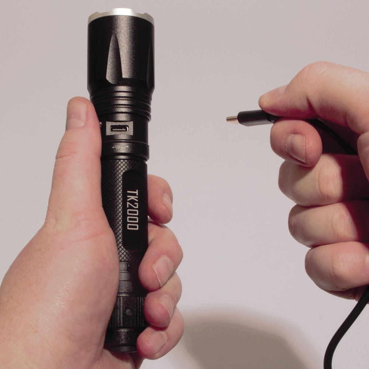 USB Rechargeable LED Tactical Flashlight 2000 Lumens with Zoom