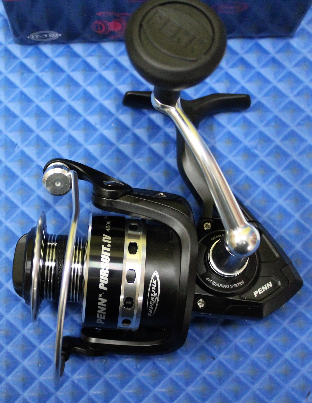 Saltwater Spinning Reel - Durable Lightweight Gear for Fishing