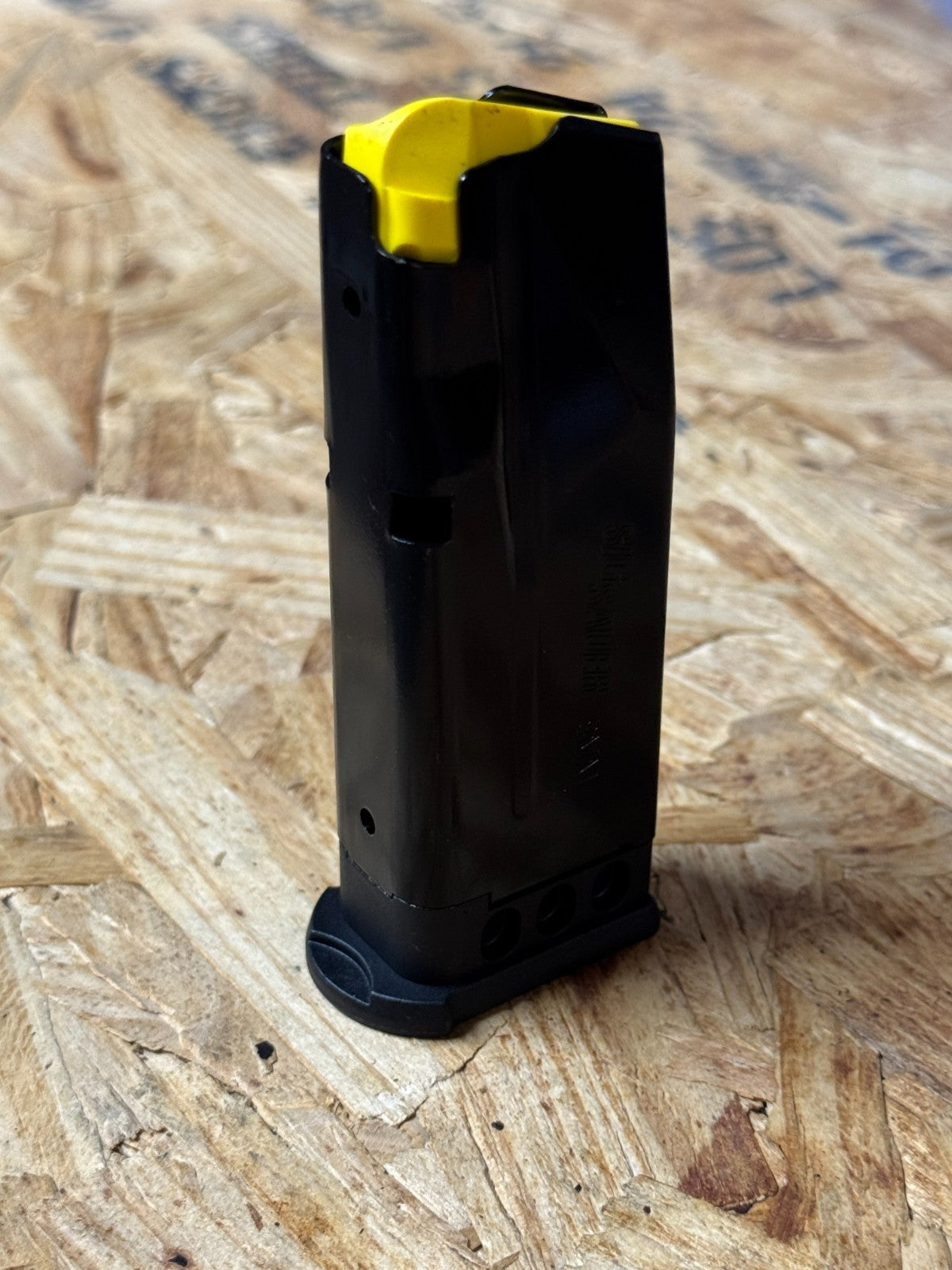 Sig Sauer P365 XL 9mm Subcompact 10-Round Flush Magazine